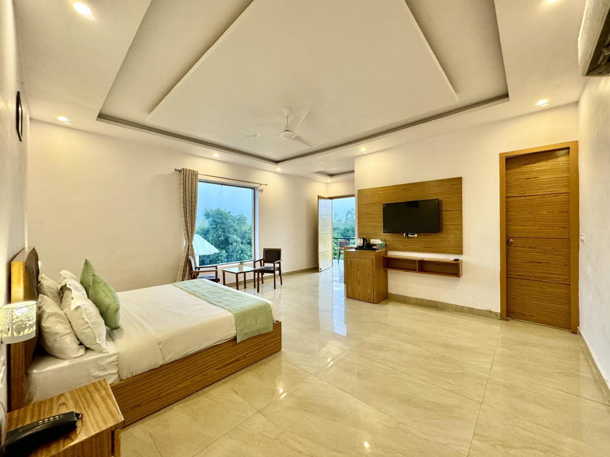 The White Oak Corbett Spa & Resort Рамнагар Экстерьер фото