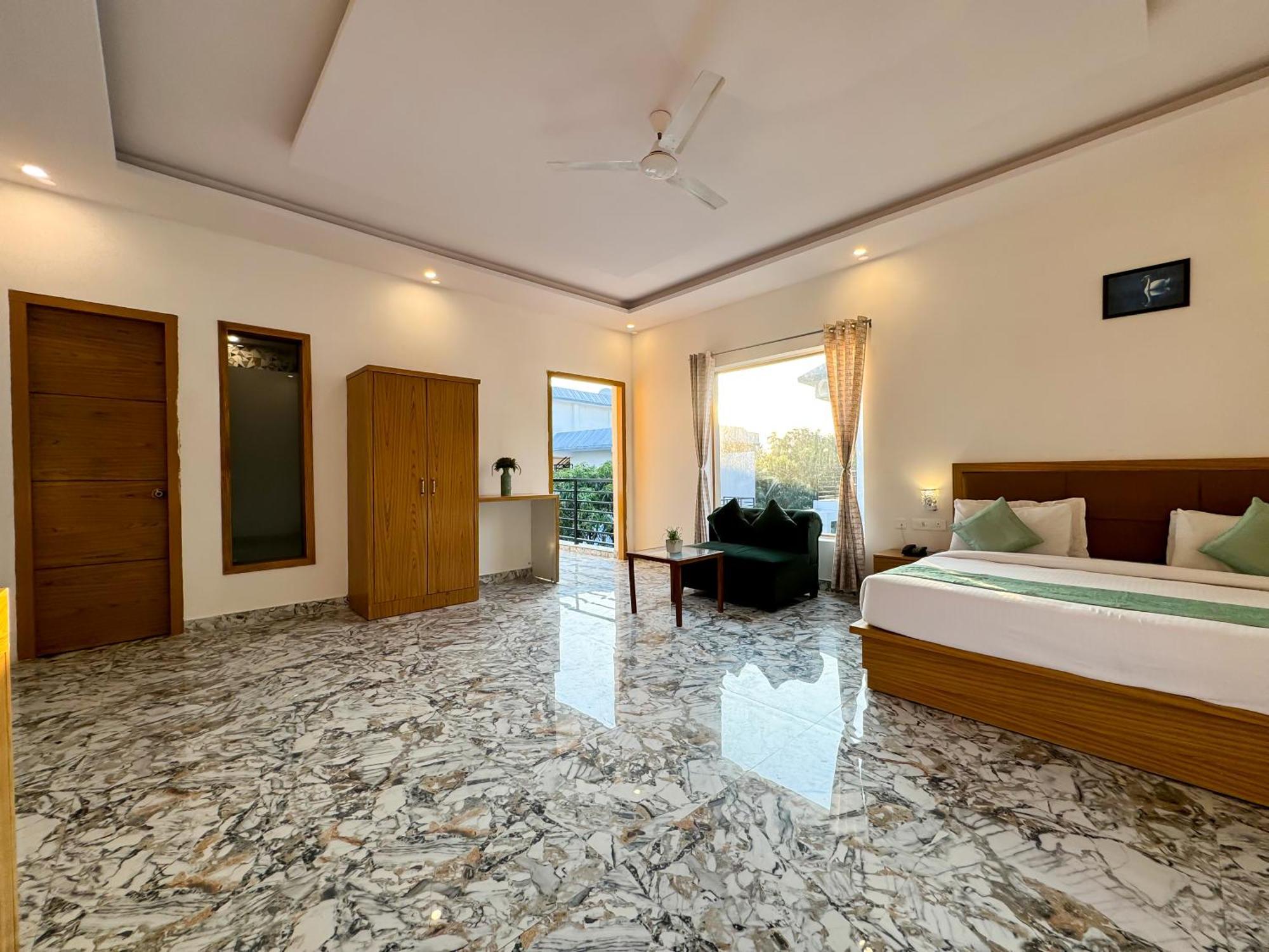 The White Oak Corbett Spa & Resort Рамнагар Экстерьер фото