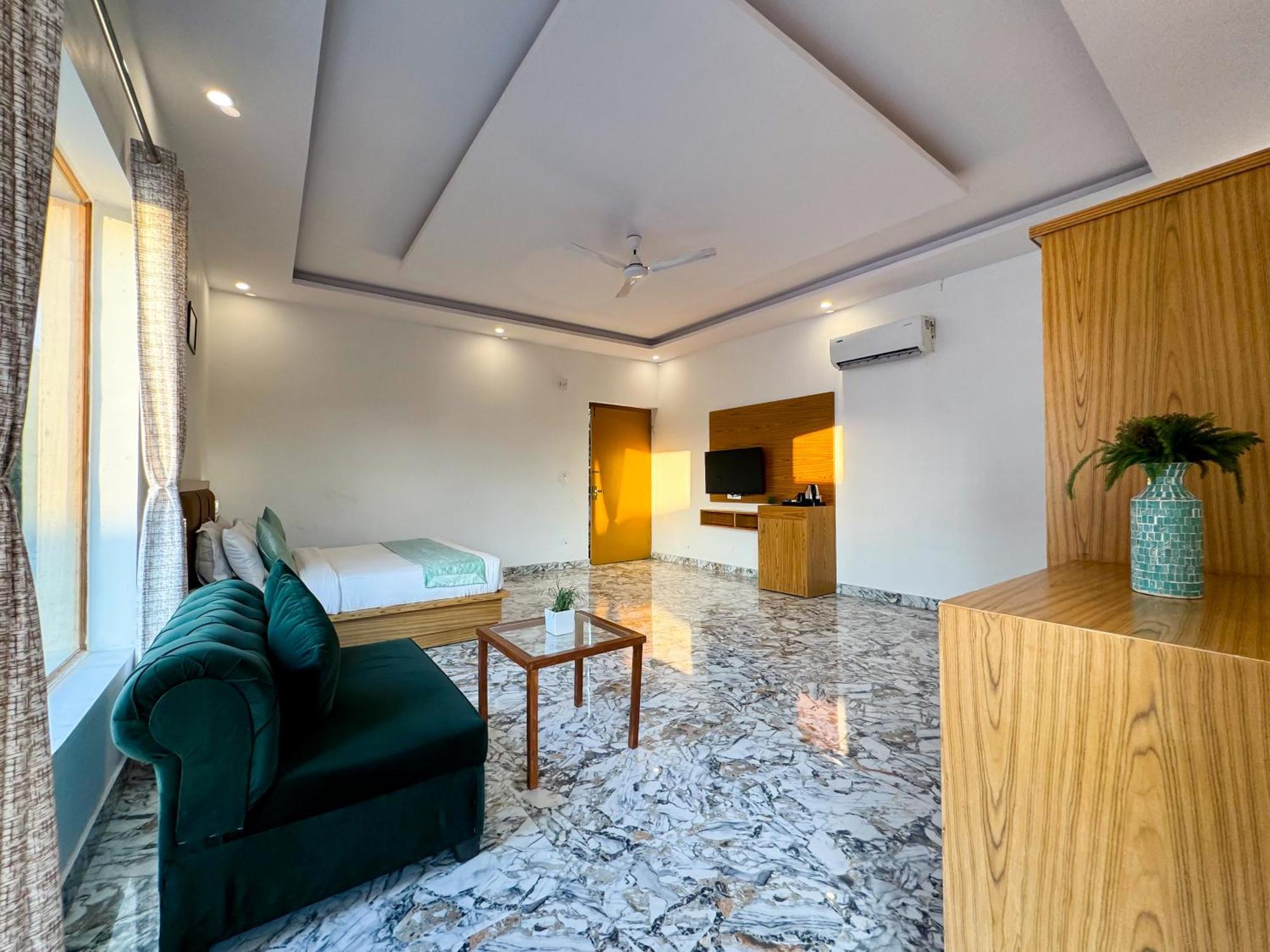The White Oak Corbett Spa & Resort Рамнагар Экстерьер фото