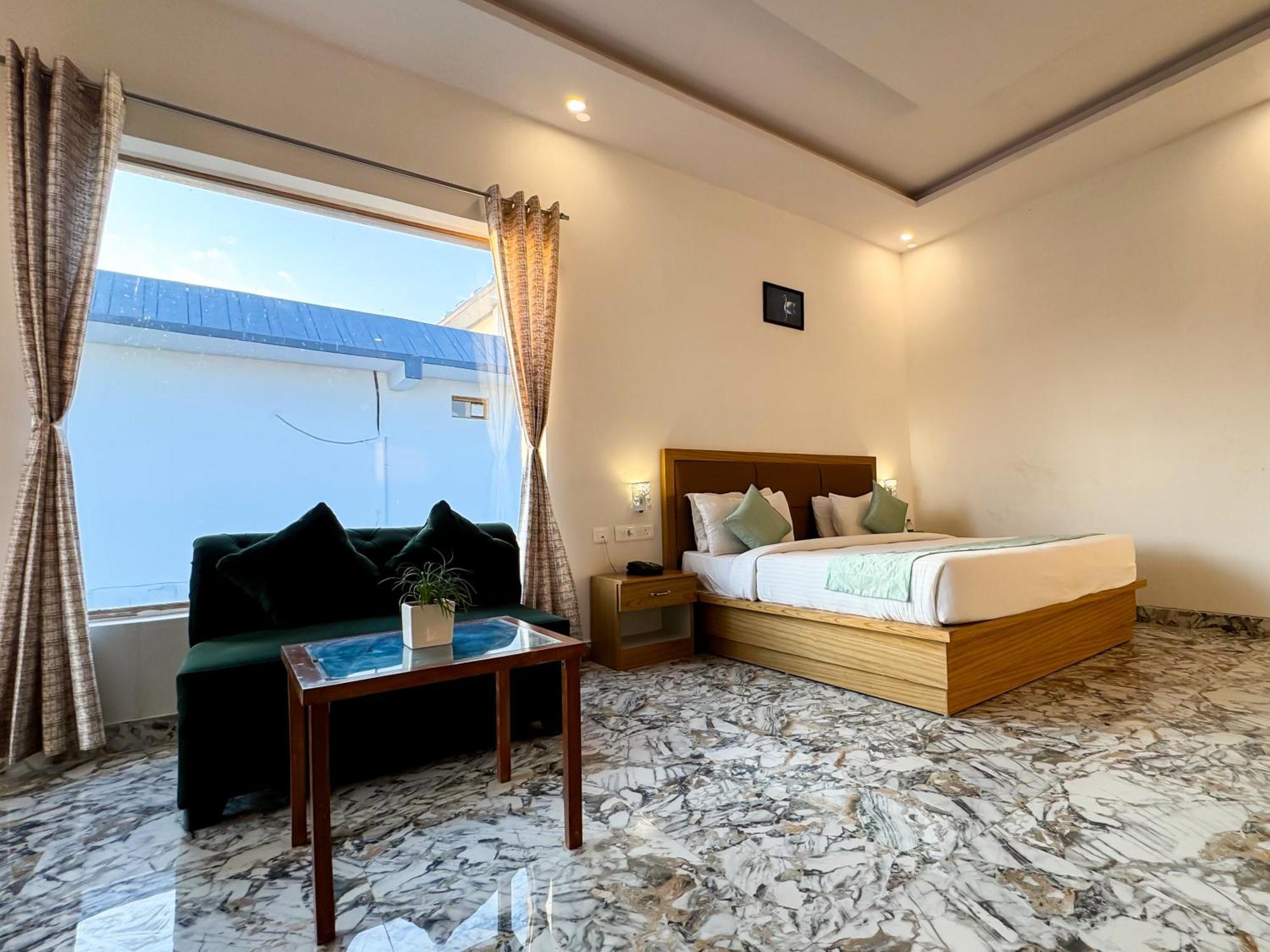 The White Oak Corbett Spa & Resort Рамнагар Экстерьер фото