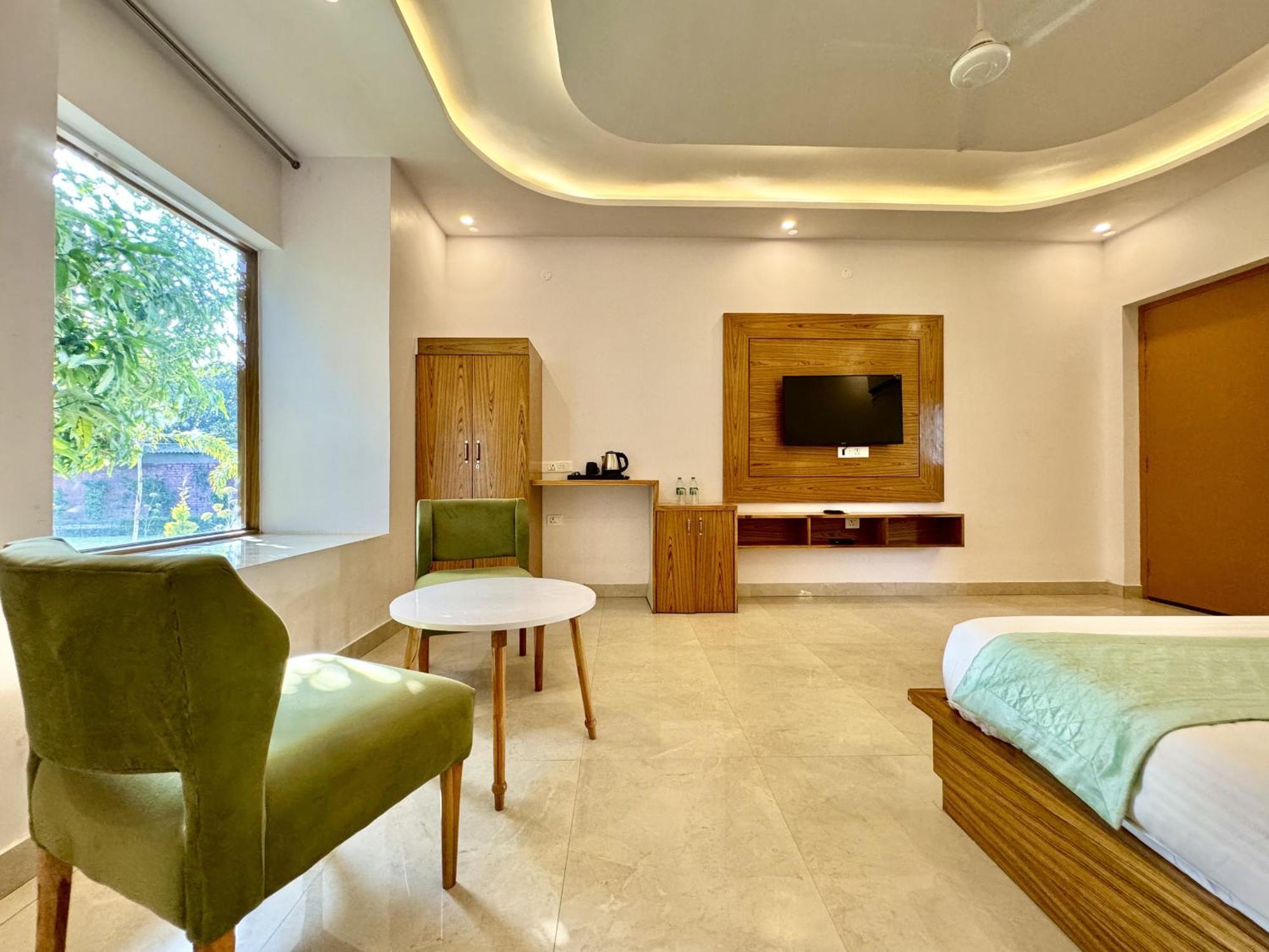 The White Oak Corbett Spa & Resort Рамнагар Экстерьер фото