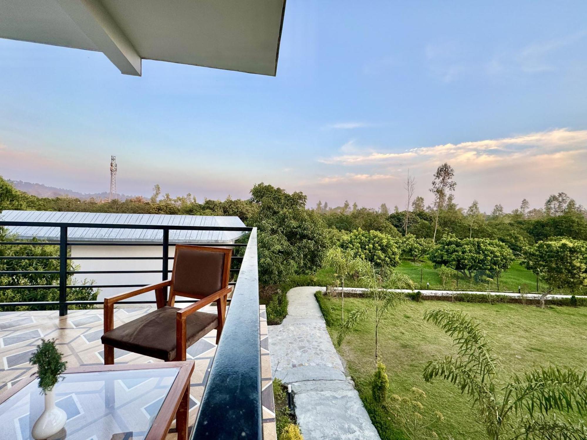 The White Oak Corbett Spa & Resort Рамнагар Экстерьер фото
